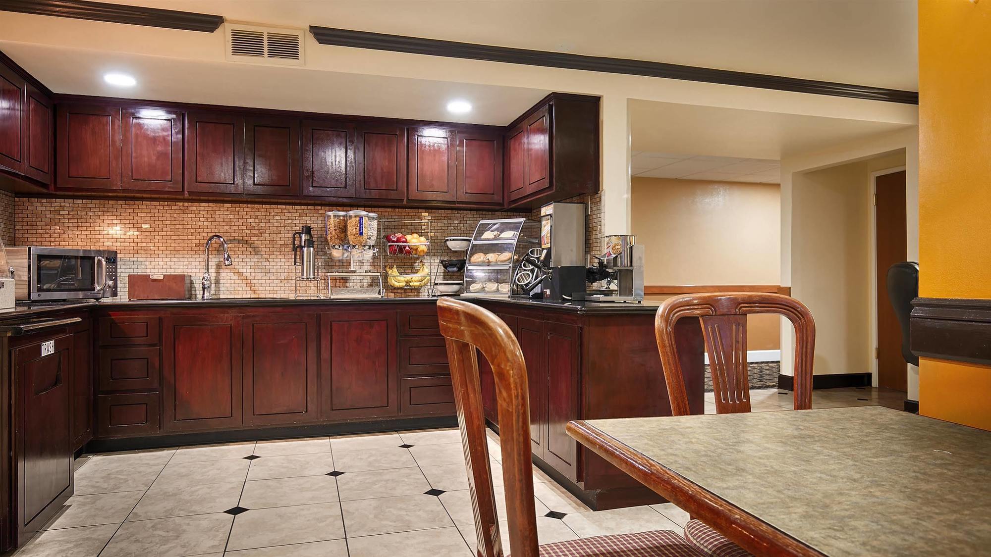 Best Western Orchard Inn Ukiah Bagian luar foto